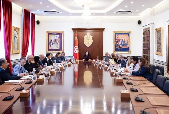 مجلس وزاري بالقصبة يعلن عن جملة من الاجراءات لإنجاح موسم زيت الزيتون