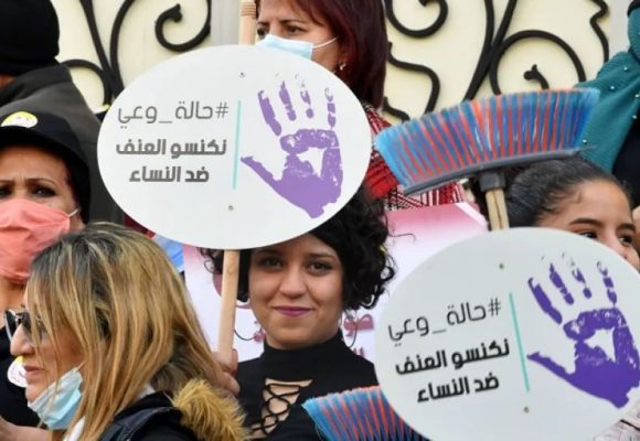 لزهر الضاوي: _”يلعنها..للّة البنات..؟؟!!”_ (من وحي تجميد جمعية النساء الديموقراطيات)