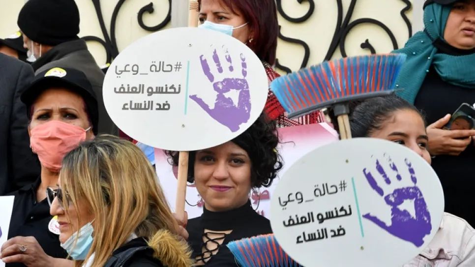 نساء الديمقراطيات لزهر الضاوي: _”يلعنها..للّة البنات..؟؟!!”_ (من وحي تجميد جمعية النساء الديموقراطيات)