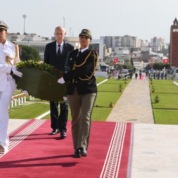 بنزرت: رئيس الجمهورية يشرف على موكب إحياء الذكرى 62 لعيد الجلاء (فيديو)