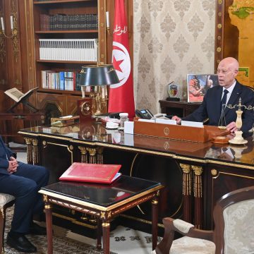 الرئيس يوصي بمضاعفة الجهود لعودة التونسيين المحتجزين من الاحتلال الصهيوني