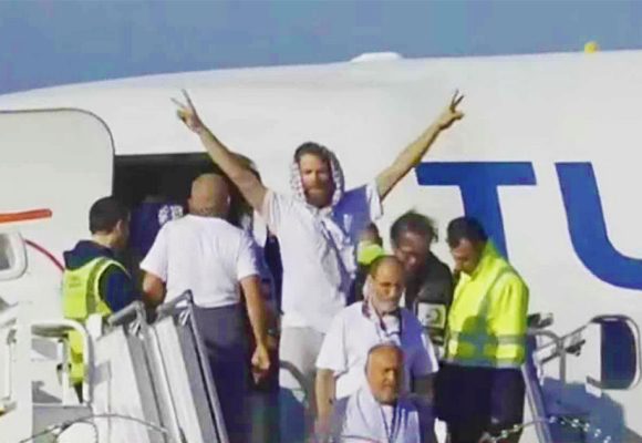 فيديو اليوم: على متنها 137 مشاركا في أسطول الصمود، طائرة خاصة قادمة من مطار رامون تحط بإسطنبول