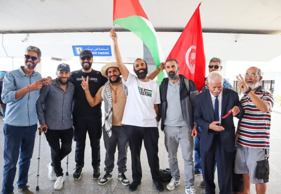 صورة اليوم من مطار تونس قرطاج: لحظة وصول المحرر علي كنيس للوطن