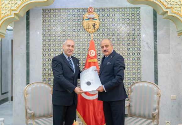 في استقباله للسفير اللبناني الجديد، النفطي يجدد موقف تونس في مواجهة الكيان المحتل