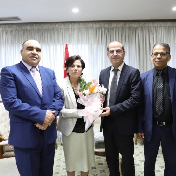 أحيلت على شرف المهنة، وزير التجهيز والإسكان يكرم مسؤولة في مشاريع الطرقات السيارة أحيلت على شرف المهنة، وزير التجهيز والإسكان يكرم مسؤولة في مشاريع الطرقات السيارة