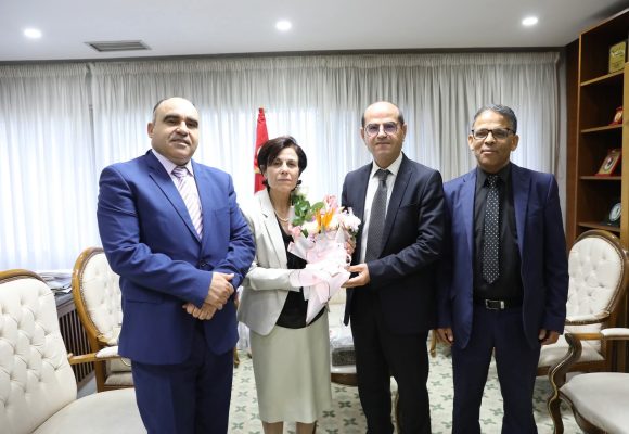 أحيلت على شرف المهنة، وزير التجهيز والإسكان يكرم مسؤولة في مشاريع الطرقات السيارة