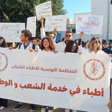 نقابة الصحفيين تدعم تحركات الأطباء الشبان المشروعة