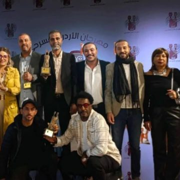 الأردن: ثلاث جوائز لمسرحية “عطيل وبعد…” للمخرج حمادي الوهايبي الأردن: ثلاث جوائز لمسرحية “عطيل وبعد…” للمخرج حمادي الوهايبي