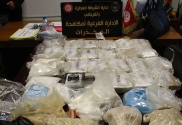 في مداهمة منزل بالمرسى، تفكيك شبكة دوليّة للمخدرات تنشط بين تونس وهولندا