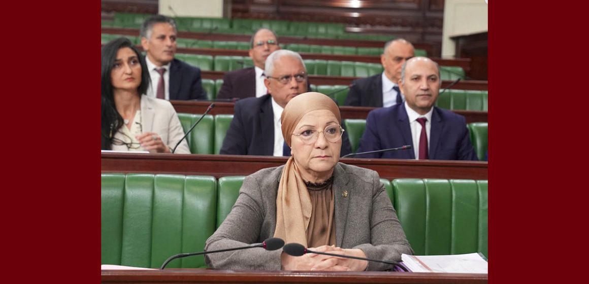 وزيرة العدل وزيرة العدل تنفي اعتقال أي مواطن تبعا لآرائه وتؤكد عدم دخول أي سجين في اضراب جوع وحشي (فيديو)