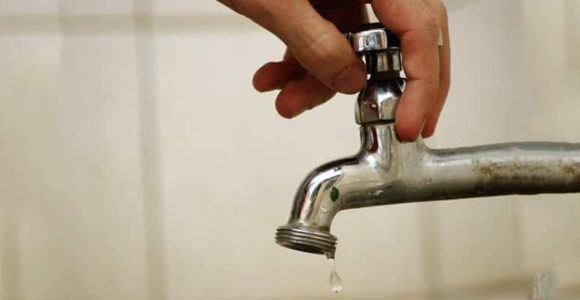 جربة: عطب مفاجىء يتسبب في انقطاع الماء الصالح للشرب بميدون و حومة السوق