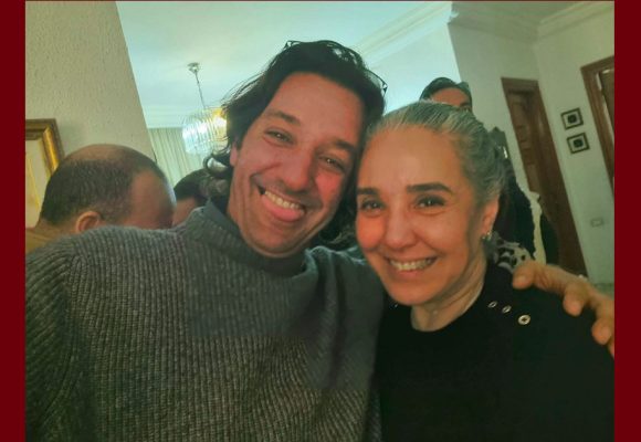 صورة اليوم: و أخيرا سنية الدهماني خارج أبواب السجن