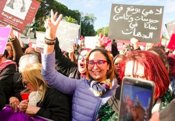 الد. بوجدارية: من المضحك المبكي، ايقاف “شيماء عيسى” تم في شارع… الحرية