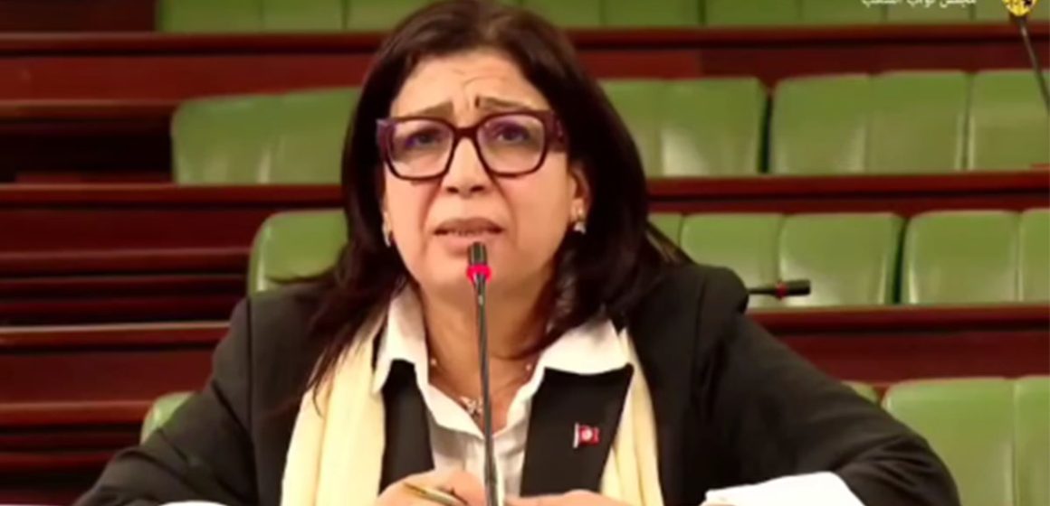 البرلمان نائب تؤكد استغلال عاملات بالبرلمان للتنظيف في منازل خاصة، عبد الكبير يطالب بفتح تحقيق (فيديو)