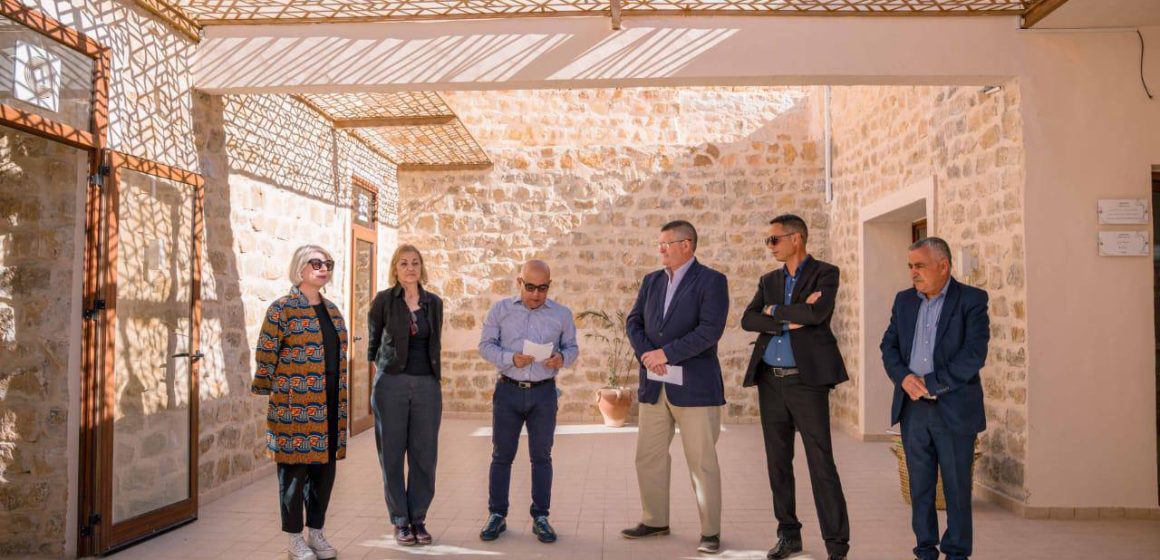 01 تطاوين: بحضور السفير البريطاني بتونس، تدشين مركز تثمين التراث بشنني
