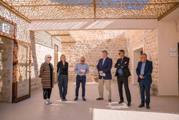 01 تطاوين: بحضور السفير البريطاني بتونس، تدشين مركز تثمين التراث بشنني