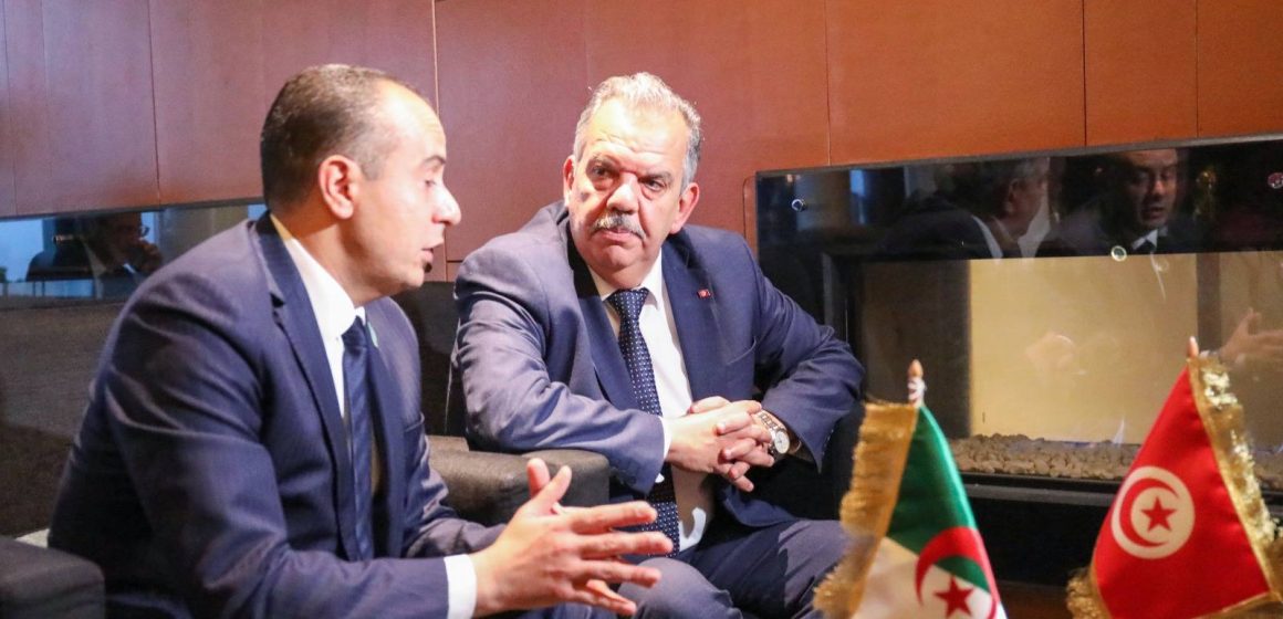 تطوير الشراكة في الرياضة و الشباب في أشغال المنتدى الاقتصادي التونسي الجزائري تطوير الشراكة في الرياضة و الشباب في أشغال المنتدى الاقتصادي التونسي الجزائري