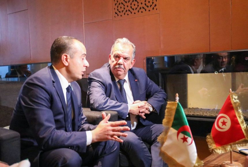 تطوير الشراكة في الرياضة و الشباب في أشغال المنتدى الاقتصادي التونسي الجزائري