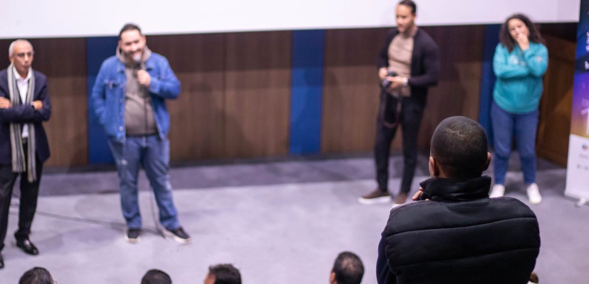 الجي سي سي بالسجون: الوثائقي “أولاد فاطمة” والروائي “حجرة، ورقة، مقص” الجي سي سي بالسجون: الوثائقي “أولاد فاطمة” والروائي “حجرة، ورقة، مقص”