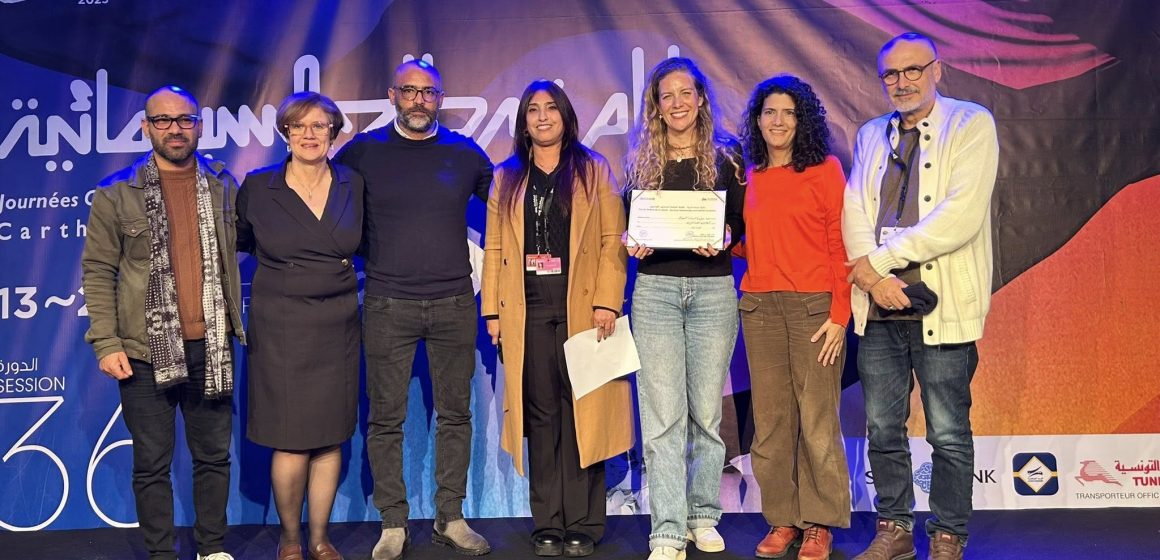 فيلم «وين ياخذنا الريح» للمخرجة أمال القلاتي يُتوَّج بجائزة نقابة الصحفيين لسينما حرية التعبير