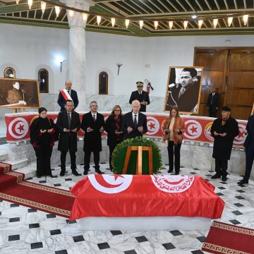 بالصور/ الرئيس في القصبة: زار ضريح فرحات حشاد، مقر الحكومة و جامع الزيتونة…