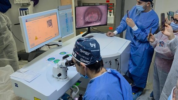 مستشفى شارل نيكول: نجاح عمليتين بتقنية Femto LASIK الأحدث حالياً في جراحة العيون