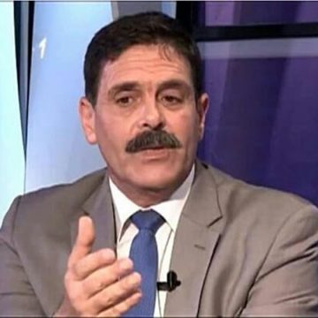 عياشي الهمامي الأستاذ عياشي الهمامي يعلن عن دخوله في اضراب جوع منذ لحظة اعتقاله