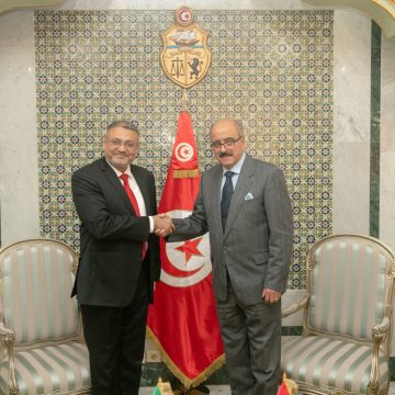 في لقائه بسفير بنغلاديش بمناسبة انتهاء مهامه، النفطي يؤكد على تعزيز الشراكة بين البلدين في لقائه بسفير بنغلاديش بمناسبة انتهاء مهامه، النفطي يؤكد على تعزيز الشراكة بين البلدين