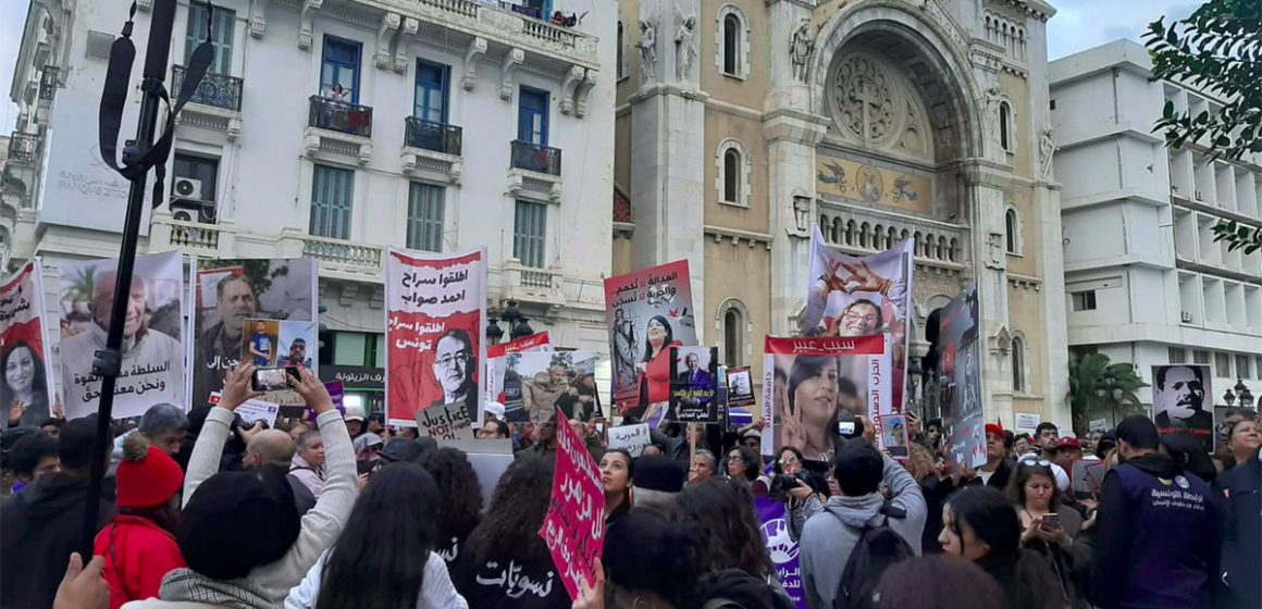 00 بالصور+(فيديو)/ دعت اليها الرابطة، مسيرة “لابد للقيد أن ينكسر” جمعت اليمين و اليسار و لكن…