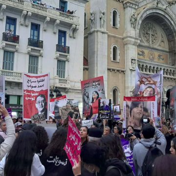 00 بالصور+(فيديو)/ دعت اليها الرابطة، مسيرة “لابد للقيد أن ينكسر” جمعت اليمين و اليسار و لكن…