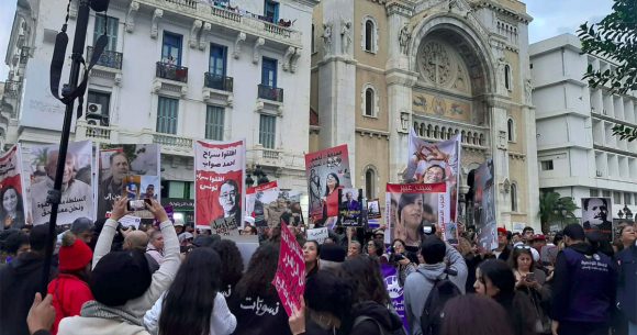 بالصور+(فيديو)/ دعت اليها الرابطة، مسيرة “لابد للقيد أن ينكسر” جمعت اليمين و اليسار و لكن…