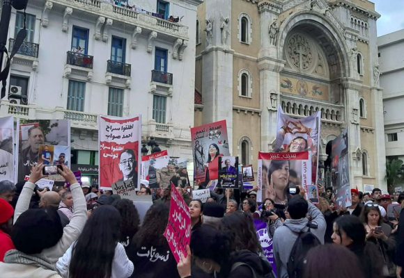 بالصور+(فيديو)/ دعت اليها الرابطة، مسيرة “لابد للقيد أن ينكسر” جمعت اليمين و اليسار و لكن…