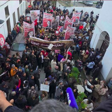 ارتبط اسمه بالنضال الديمقراطي طيلة نصف قرن، تكوين لجنة مساندة للأستاذ نجيب الشابي