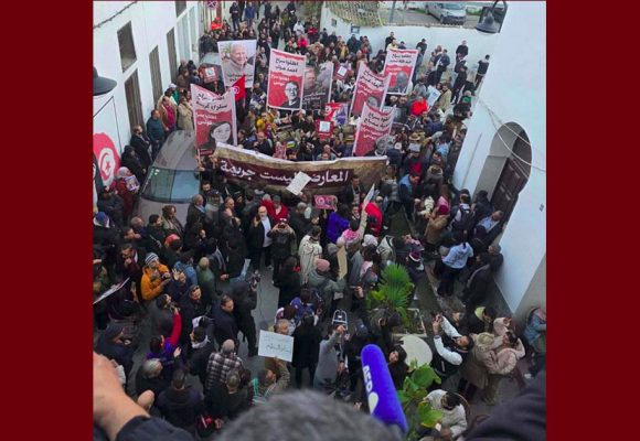 ارتبط اسمه بالنضال الديمقراطي طيلة نصف قرن، تكوين لجنة مساندة للأستاذ نجيب الشابي