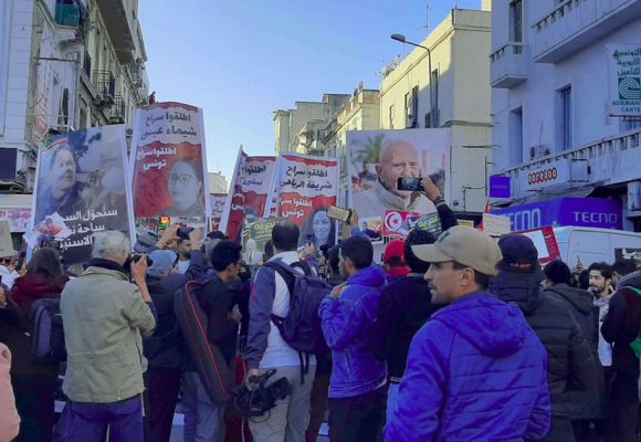تونس: رفع “شعار المعارضة ليست جريمة” في المسيرة الأسبوعية الثالثة على التوالي (ريبورطاج)