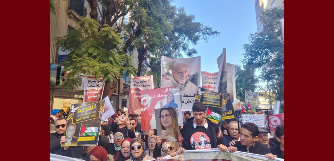 00 بالصور/ رابطة حقوق الإنسان تتصدر مسيرة “المعارضة ليست جريمة”