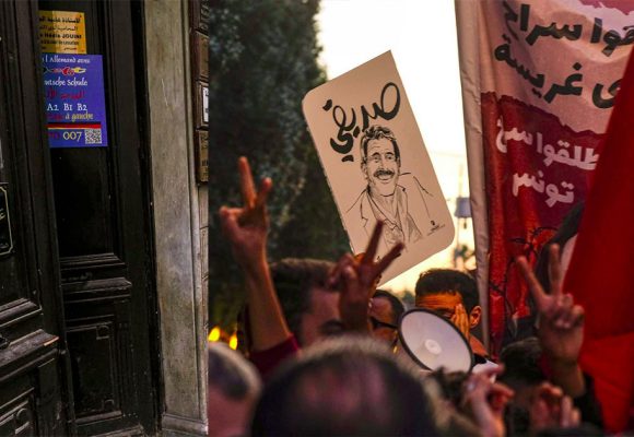 الأستاذ كريم المرزوقي يكتب عن مهنة المحاماة و يعرف بمبادئها