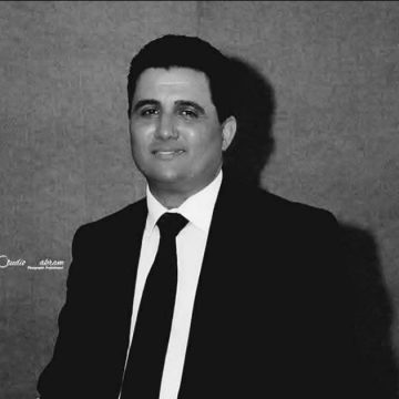 00 أسرة كلية الحقوق بصفاقس تنعى الأستاذ نزار شيخ روحو