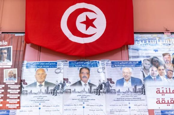 بالصور/ دار الجمعيات بجينيف: تضامنا مع المعتقل عياشي الهمامي، نشطاء يخوضون اضرابا عن الطعام