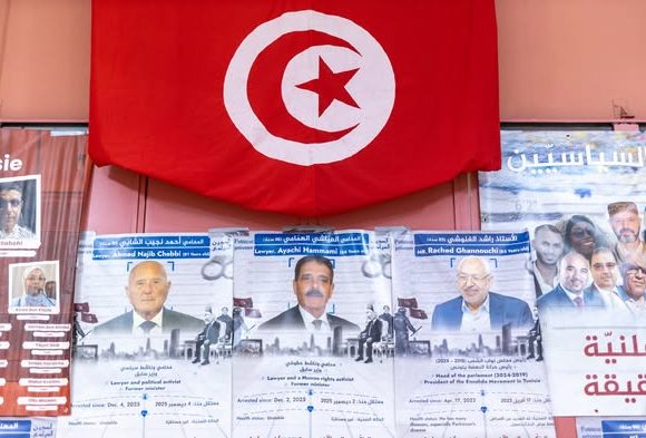 بالصور/ دار الجمعيات بجينيف: تضامنا مع المعتقل عياشي الهمامي، نشطاء يخوضون اضرابا عن الطعام