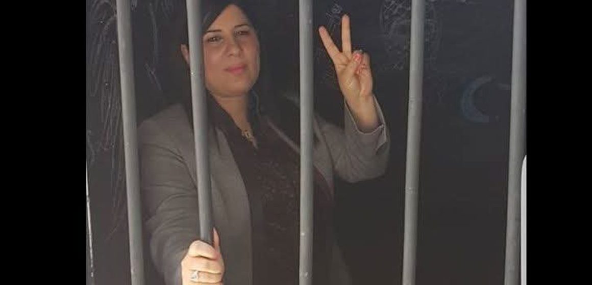 Abir Moussi الكريشي: “طقوس تطهير الثورة؛ قدّاس الفشل وامرأة على مذبح الانتقال الديمقراطي…”