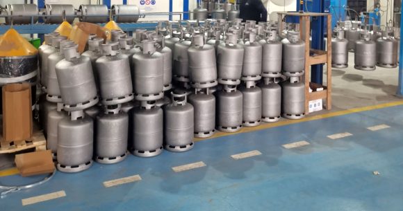 موزّعو قوارير الغاز المنزلي بالجملة يقرّرون تعليق النشاط لمدة يومين