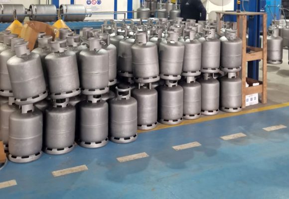 موزّعو قوارير الغاز المنزلي بالجملة يقرّرون تعليق النشاط لمدة يومين