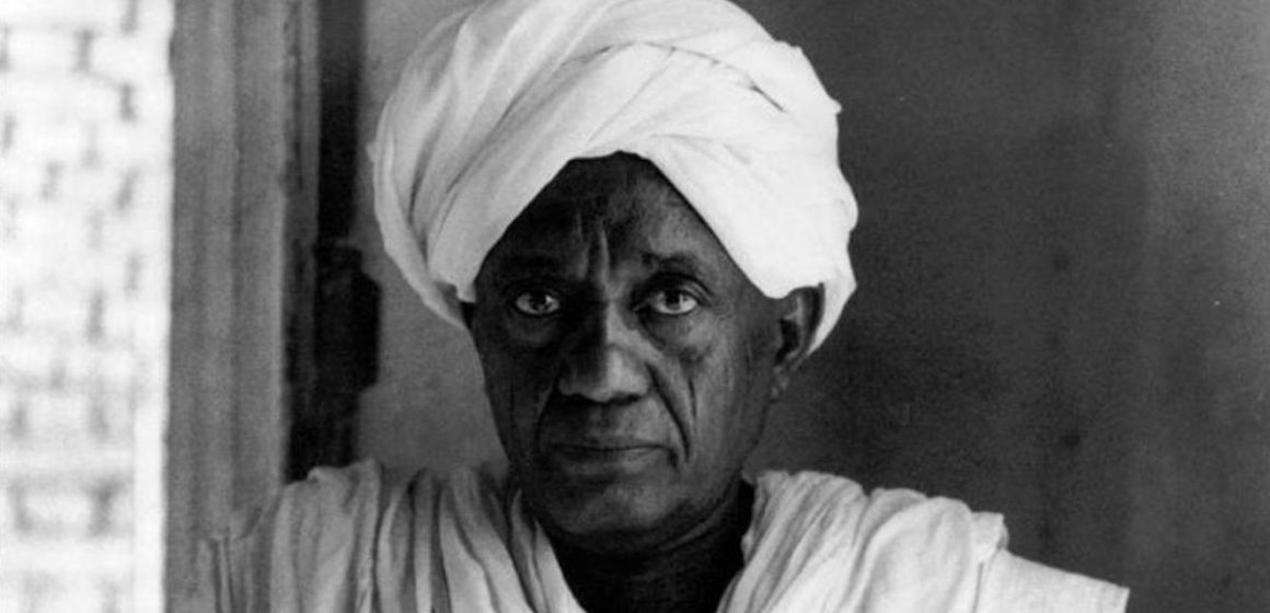 محمود محمد طه : المفكر الذي قُرئ بلا أن يُذكر اسمه