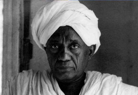 محمود محمد طه : المفكر الذي قُرئ بلا أن يُذكر اسمه