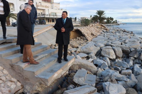 المنستير: عيسى موسى يعاين ميدانيا عدة أماكن متضررة من الانجراف المنستير: عيسى موسى يعاين ميدانيا عدة أماكن متضررة من الانجراف