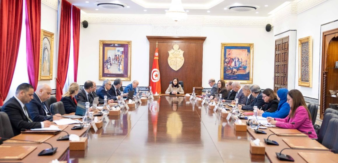 القصبة: مجلس وزاري حول برنامج تحويل ديون تونس إلى مشاريع تنموية