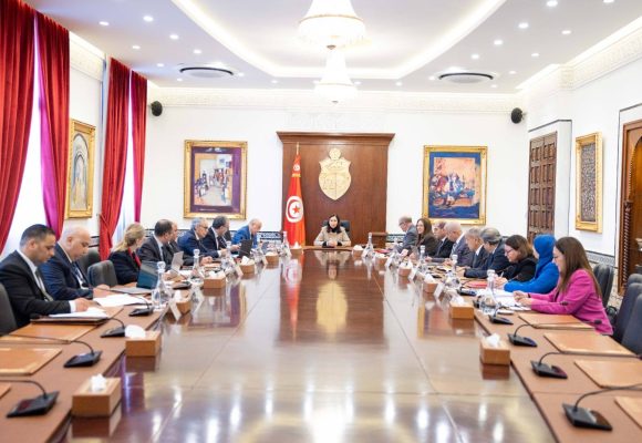 القصبة: مجلس وزاري حول برنامج تحويل ديون تونس إلى مشاريع تنموية