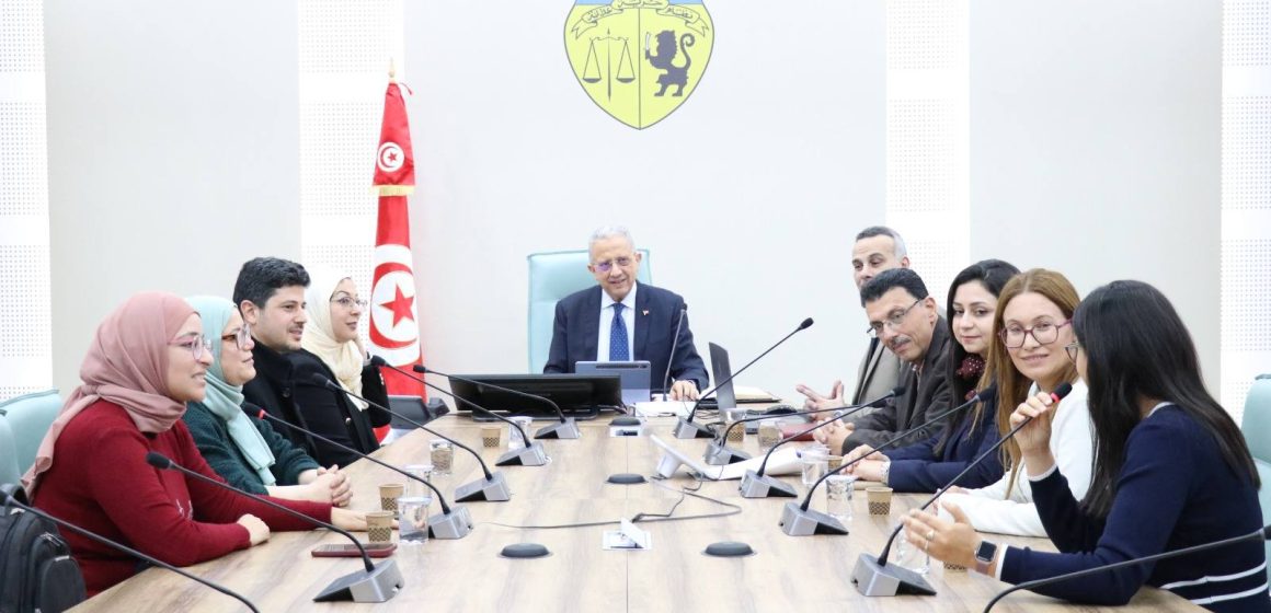 جلسة عمل وزارية: تطوير طبّ الأورام وإحداث مراكز جديدة