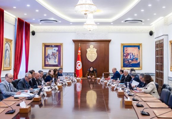 القصبة: مجلس وزاري مضيّق حول منظومة النقل العمومي